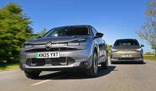 Citroen e-C4 and Volkswagen ID.3 - front tracking 